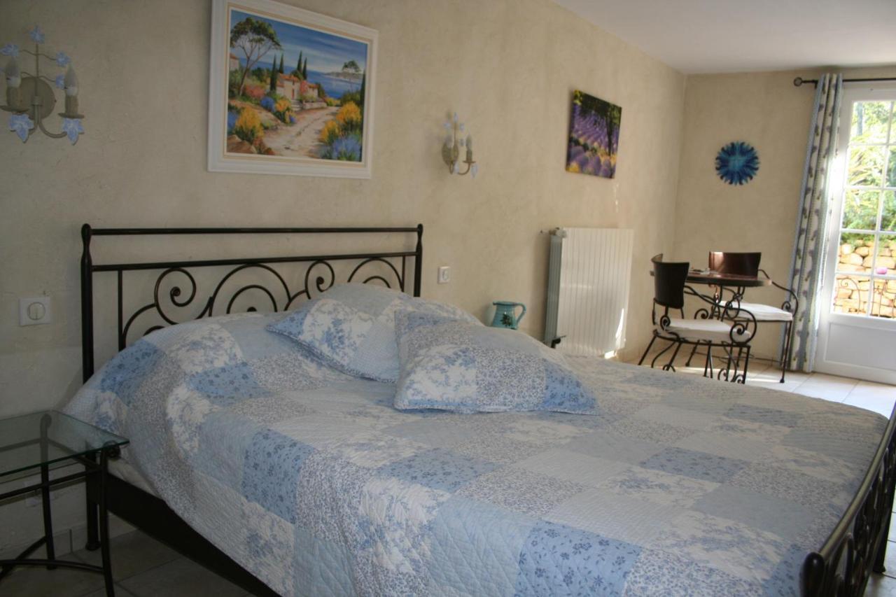 Le Mas Des Tarentes Chambres D'Hotes Trans-en-Provence Exteriör bild