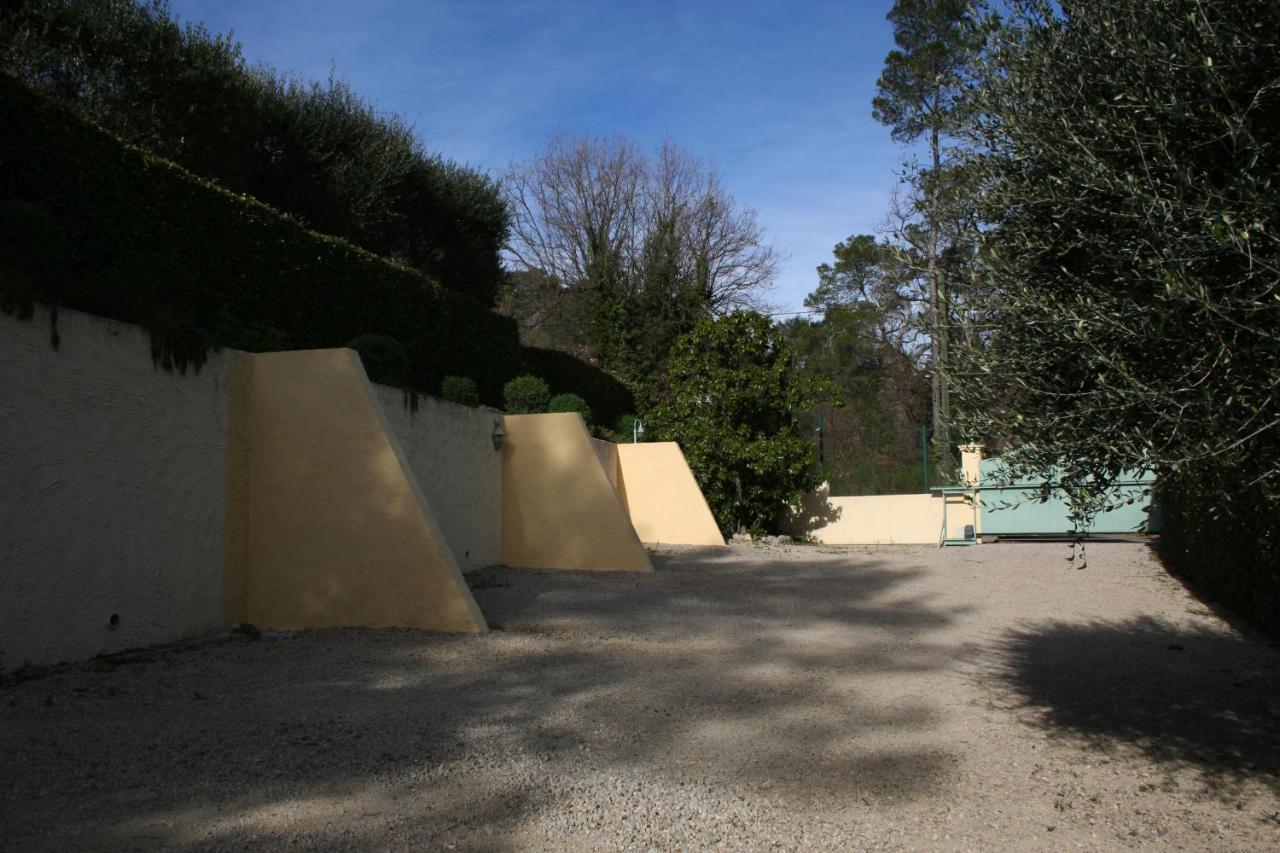 Le Mas Des Tarentes Chambres D'Hotes Trans-en-Provence Exteriör bild