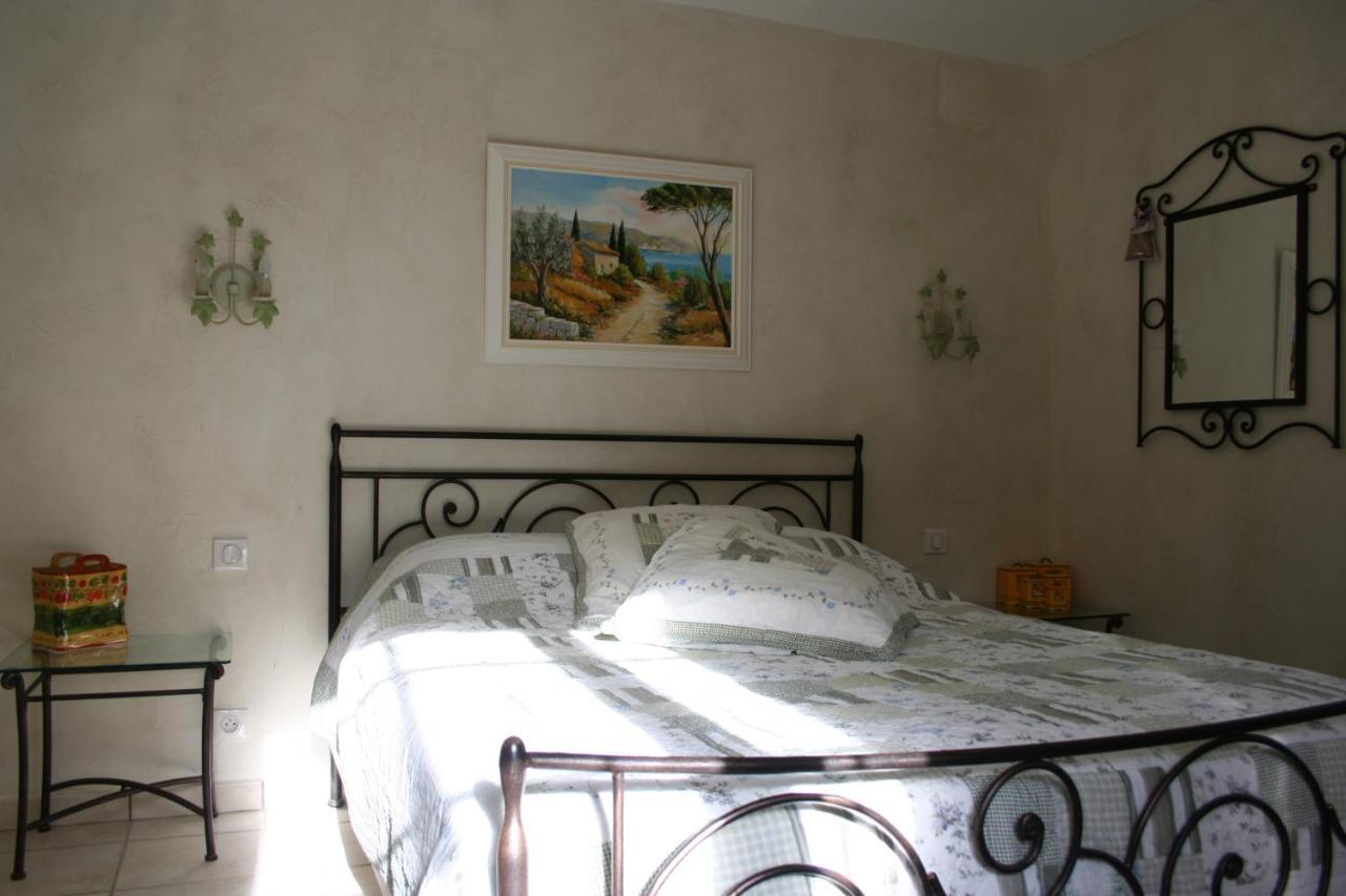 Le Mas Des Tarentes Chambres D'Hotes Trans-en-Provence Exteriör bild