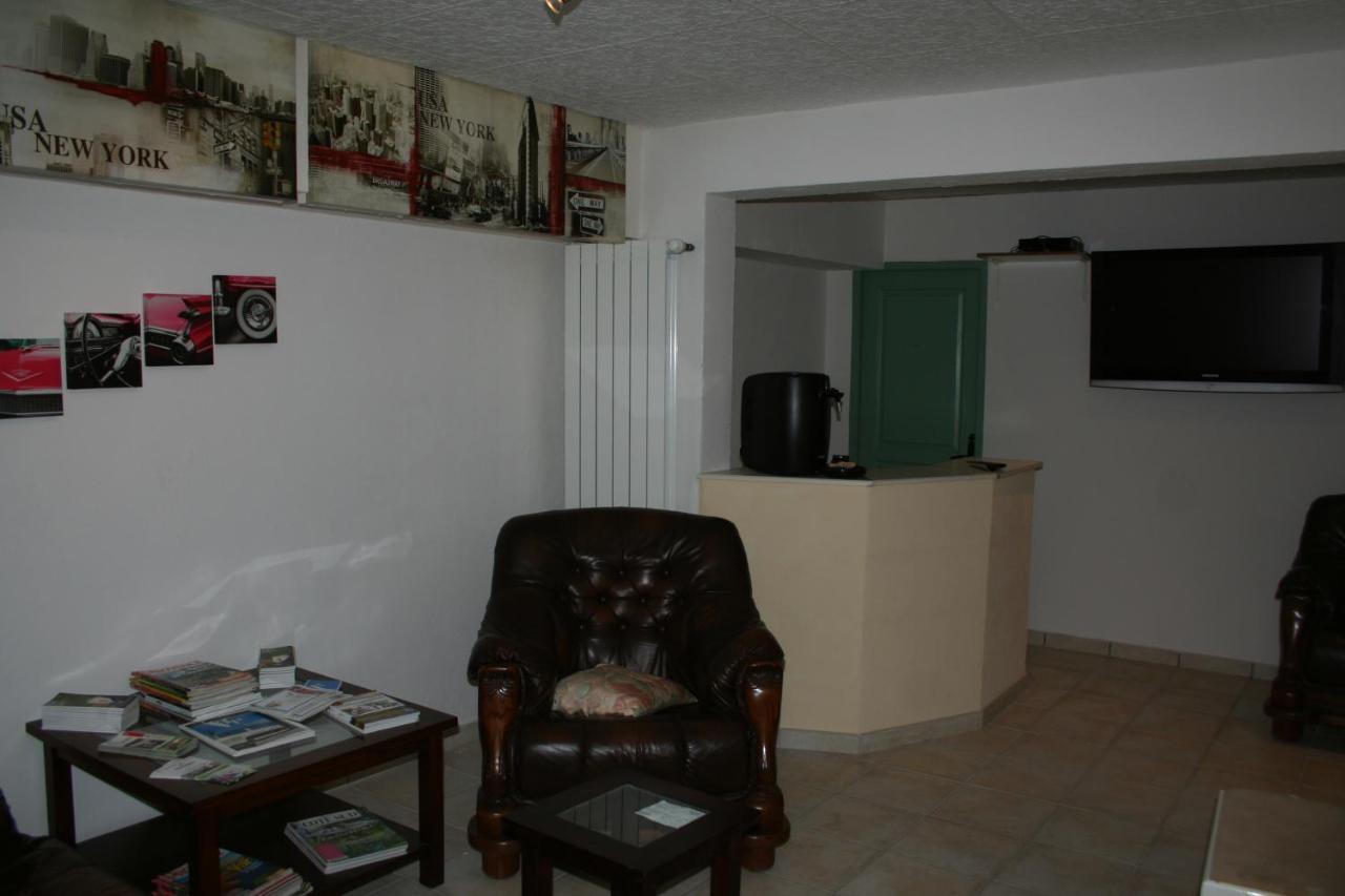 Le Mas Des Tarentes Chambres D'Hotes Trans-en-Provence Exteriör bild