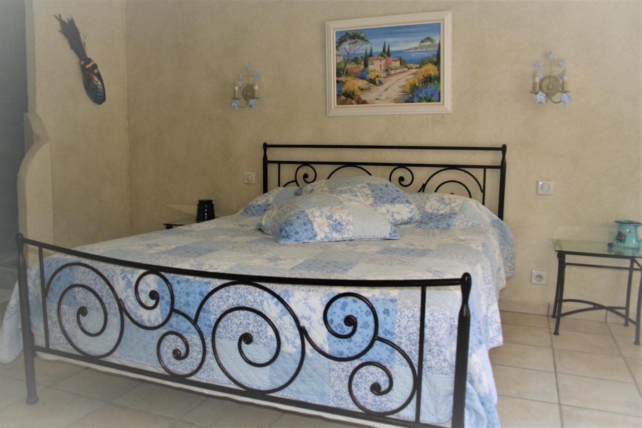 Le Mas Des Tarentes Chambres D'Hotes Trans-en-Provence Exteriör bild